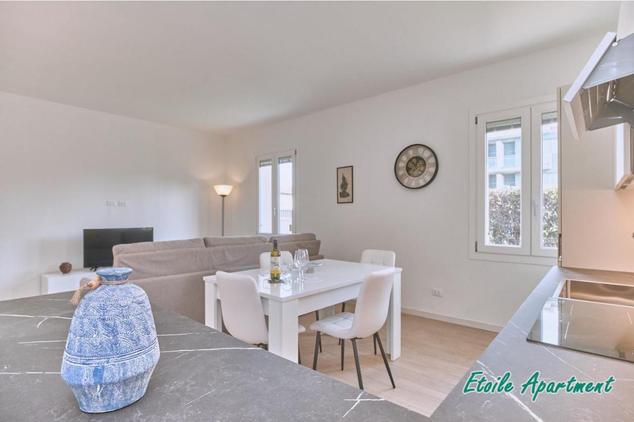 Casa Monique Apartments Дезенцано-дель-Гарда Экстерьер фото