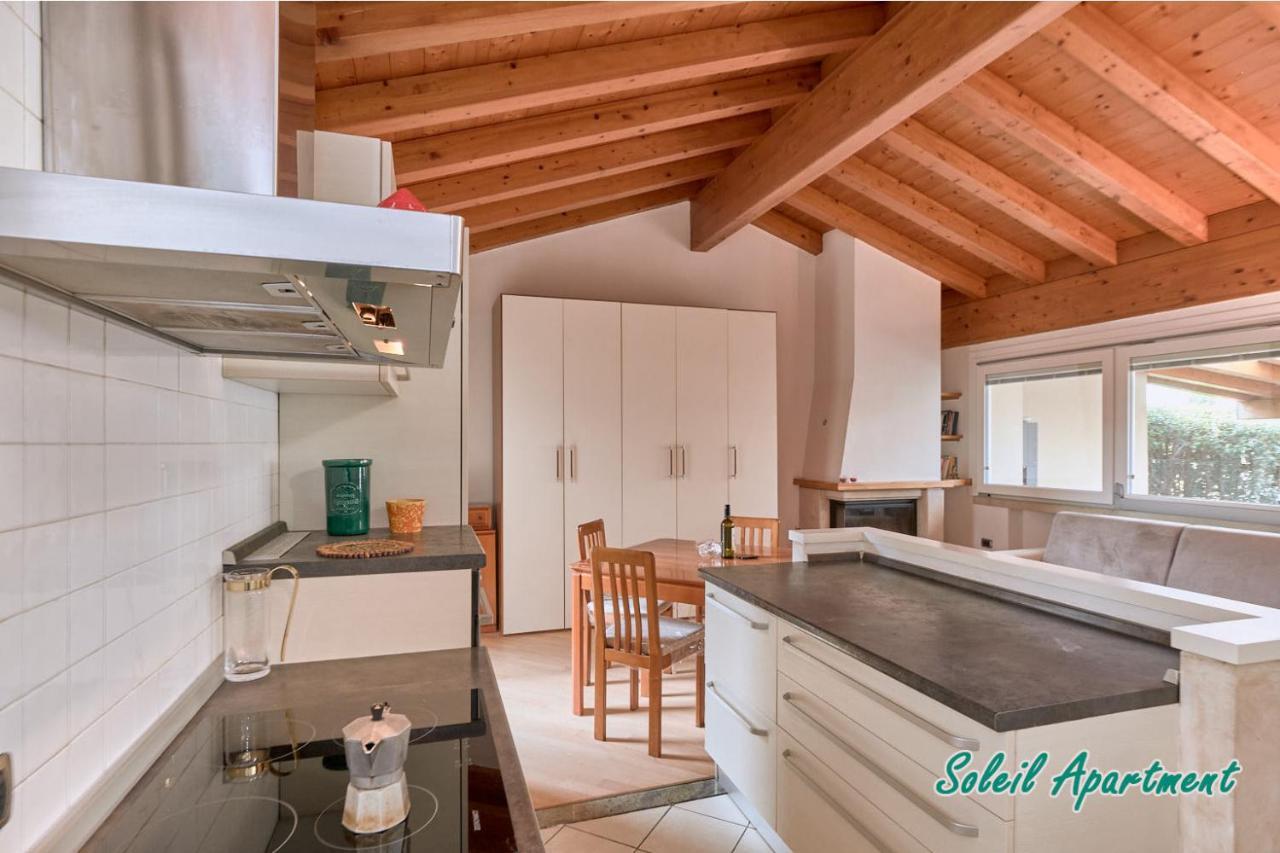 Casa Monique Apartments Дезенцано-дель-Гарда Экстерьер фото