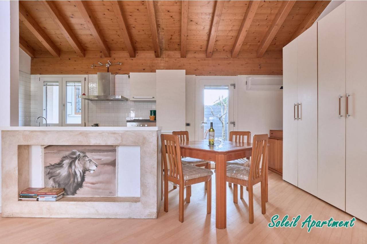 Casa Monique Apartments Дезенцано-дель-Гарда Экстерьер фото