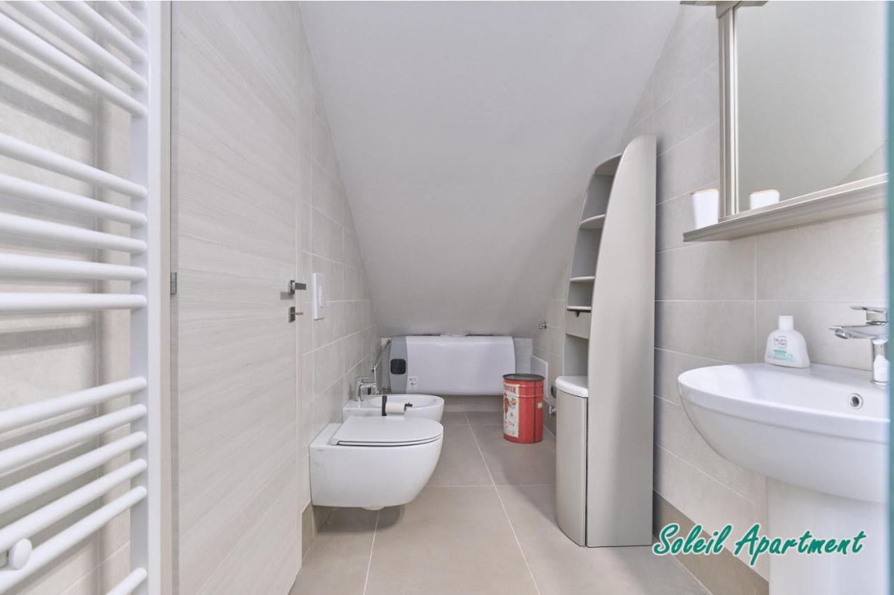 Casa Monique Apartments Дезенцано-дель-Гарда Экстерьер фото