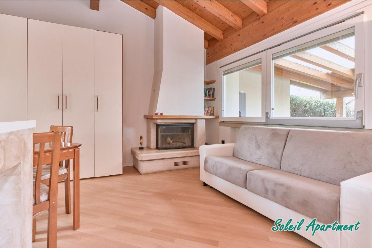 Casa Monique Apartments Дезенцано-дель-Гарда Экстерьер фото