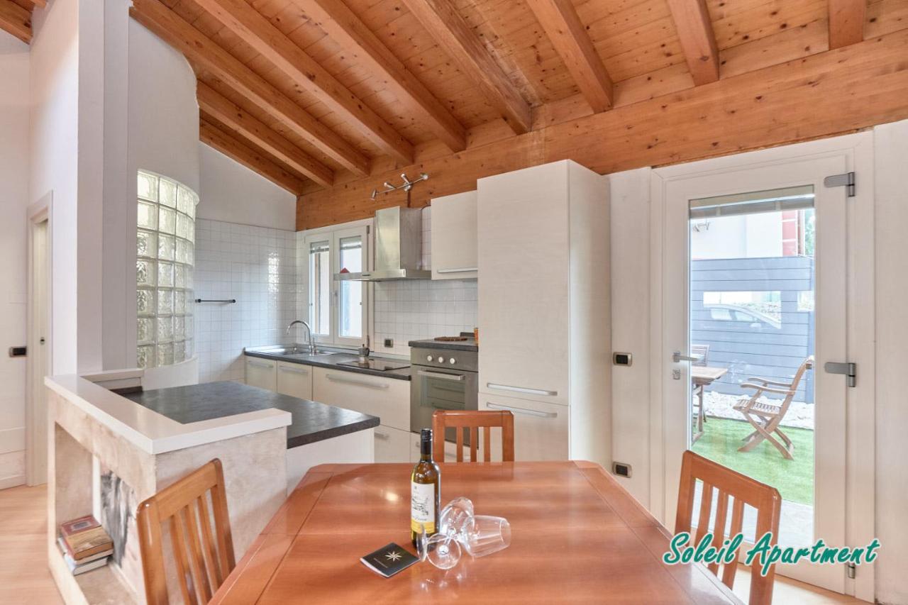 Casa Monique Apartments Дезенцано-дель-Гарда Экстерьер фото