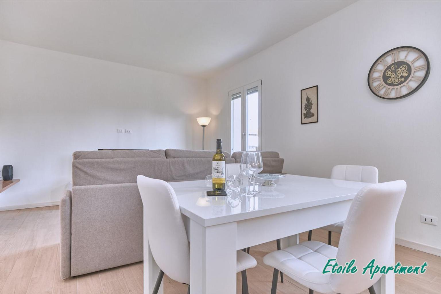 Casa Monique Apartments Дезенцано-дель-Гарда Экстерьер фото