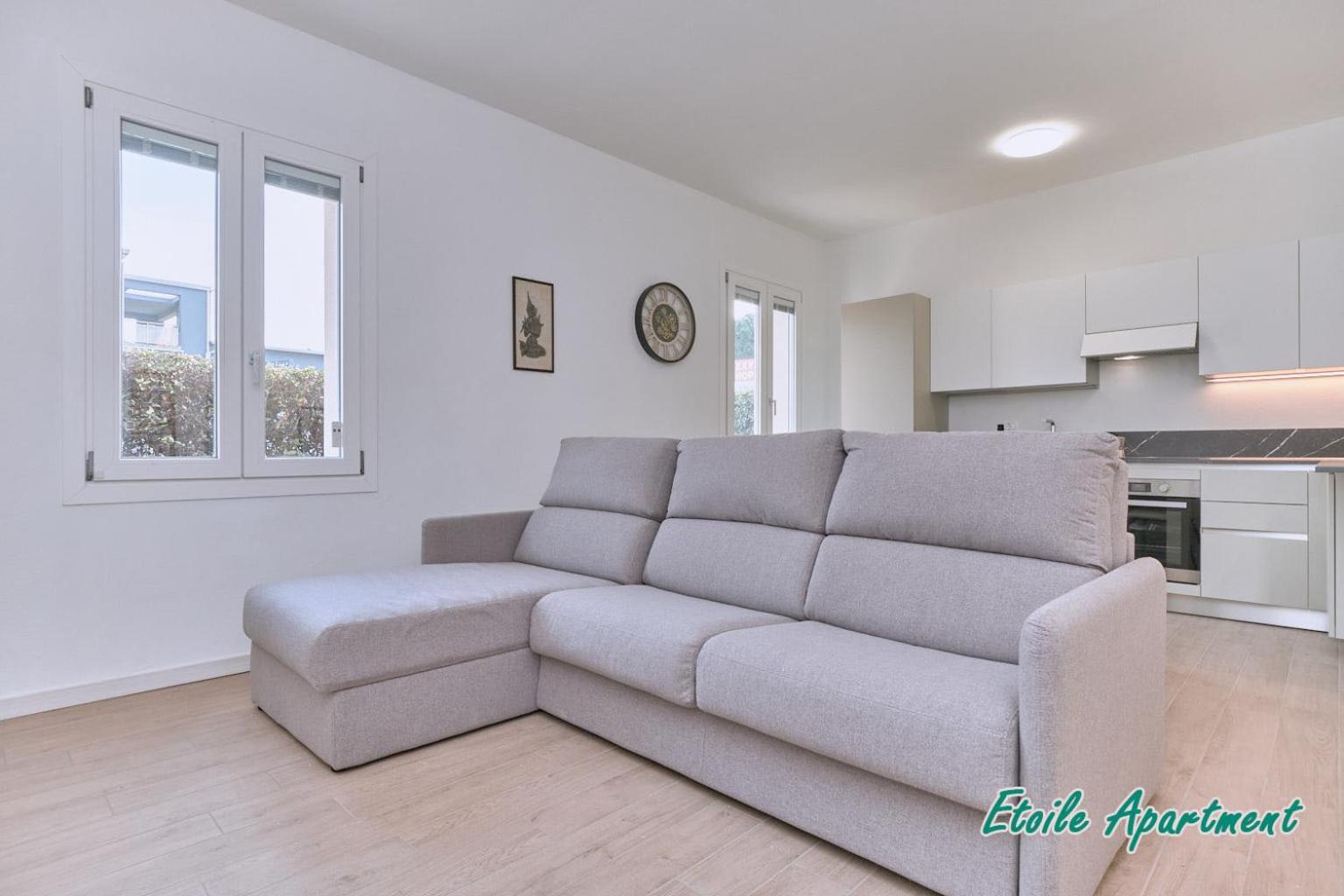 Casa Monique Apartments Дезенцано-дель-Гарда Экстерьер фото